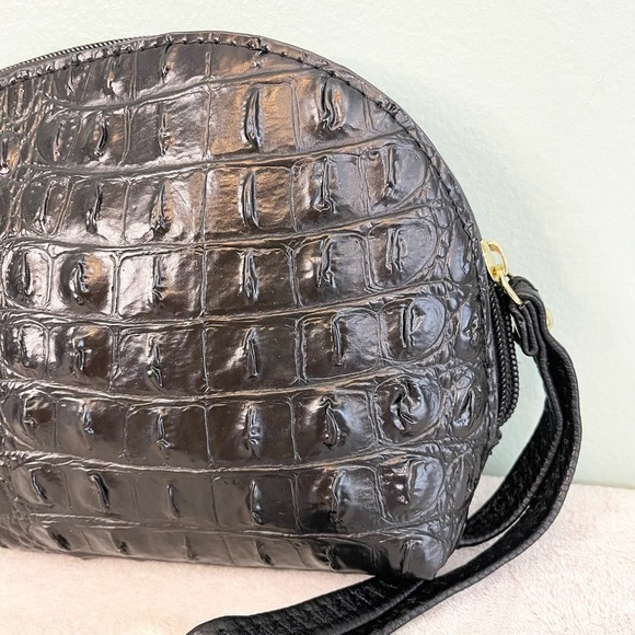 Unbranded Women Black Reptile Emboss Zip Around Wrist Strap Half-Moon Pouch NWOT - Picture 7 of 9